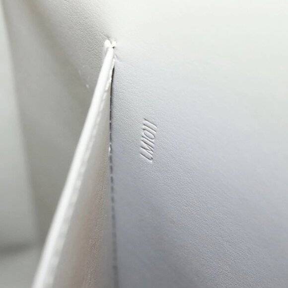 LOUIS VUITTON Monogram Vernis Columbus Tote Bag Beige - Picture 13 of 16